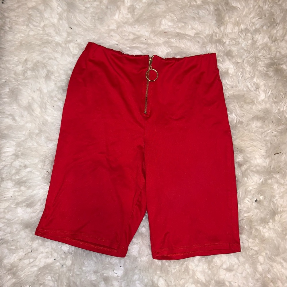Biker shorts with o ring zipper